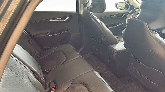 Kia EV6 5 of 12