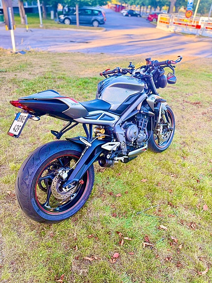 Triumph STREET  TRIPLE 765RS 4 of 7