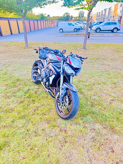 Triumph STREET  TRIPLE 765RS 2 of 7