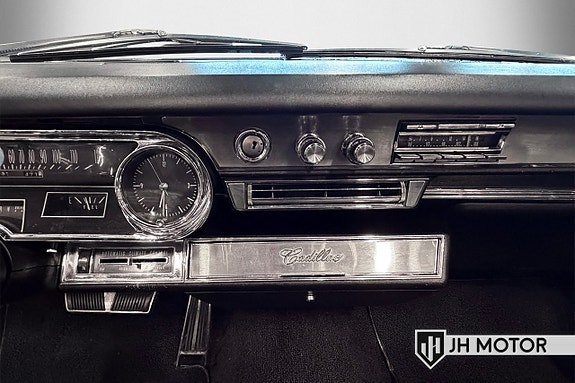 Cadillac Convertible 23 of 27