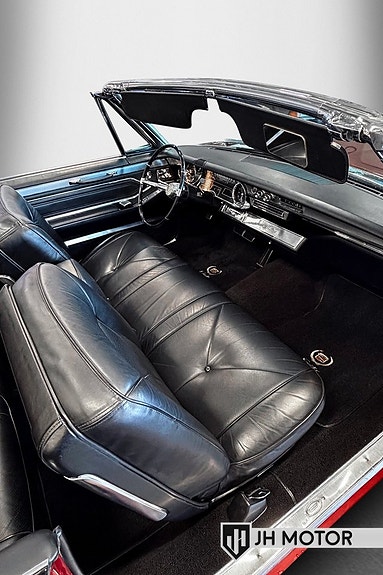 Cadillac Convertible 18 of 27