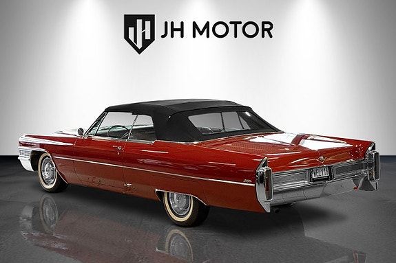 Cadillac Convertible 7 of 27