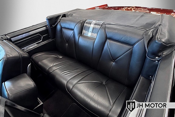 Cadillac Convertible 20 of 27