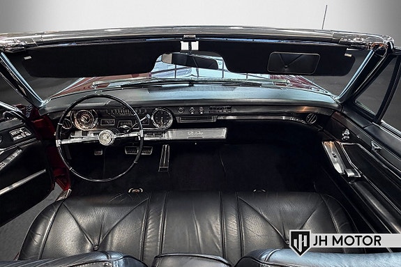 Cadillac Convertible 19 of 27