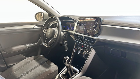 Volkswagen T-Roc 11 of 20