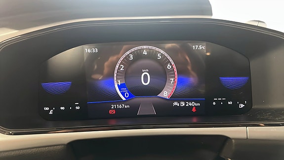 Volkswagen T-Roc 17 of 20