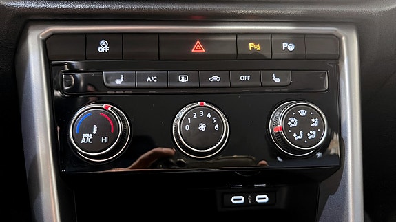 Volkswagen T-Roc 18 of 20