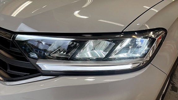 Volkswagen T-Roc 14 of 20