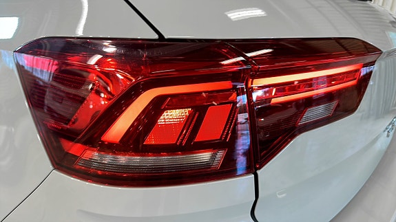 Volkswagen T-Roc 15 of 20