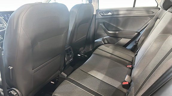 Volkswagen T-Roc 12 of 20
