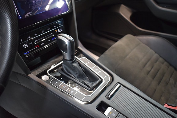 Volkswagen Passat 15 of 27