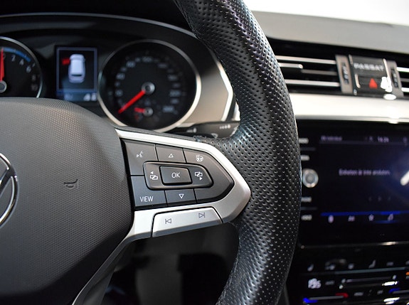 Volkswagen Passat 11 of 27