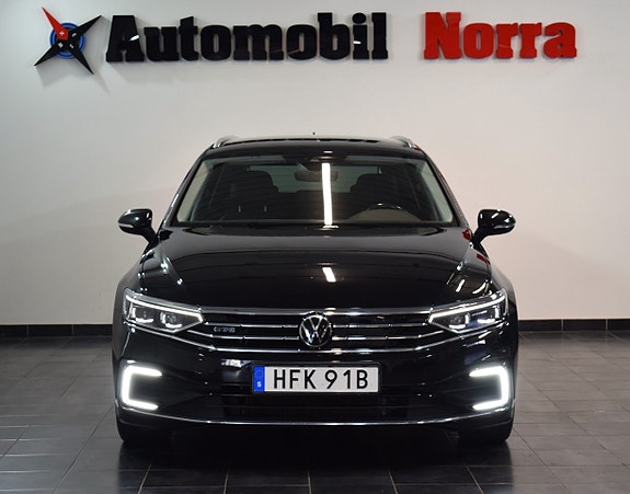 Volkswagen Passat 3 of 27