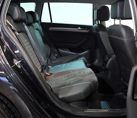 Volkswagen Passat 18 of 27