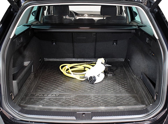 Volkswagen Passat 21 of 27