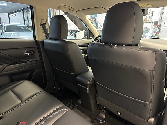 Mitsubishi Outlander 17 of 30