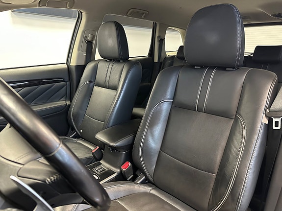 Mitsubishi Outlander 15 of 30