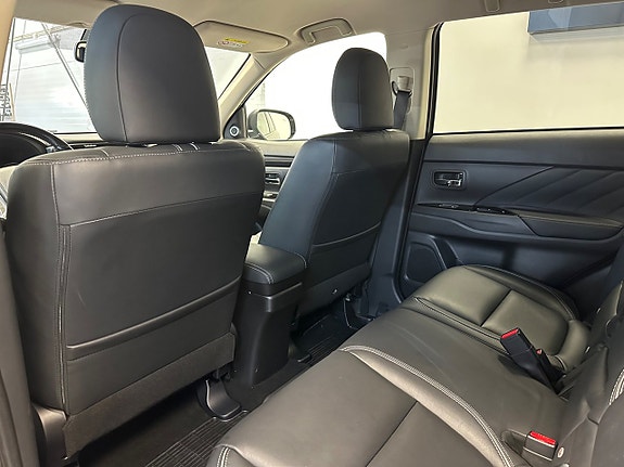 Mitsubishi Outlander 16 of 30