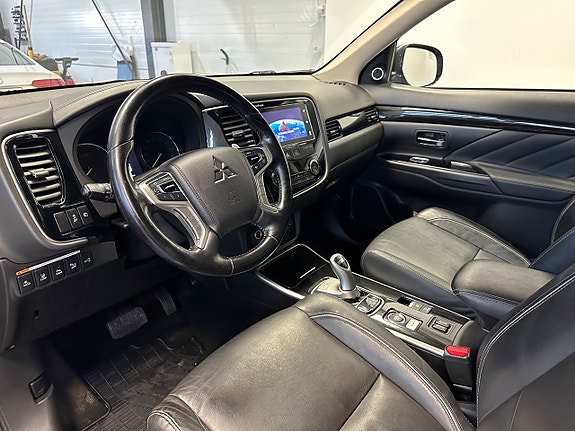 Mitsubishi Outlander 12 of 30