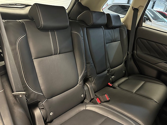 Mitsubishi Outlander 18 of 30