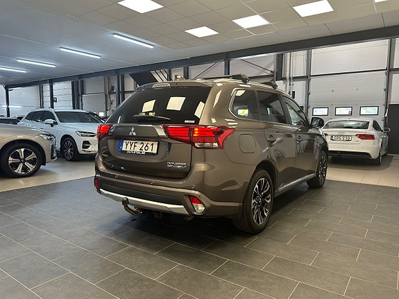 Mitsubishi Outlander 10 of 30