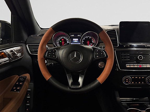 Mercedes-Benz GLS400 13 of 24