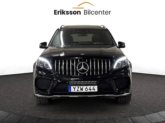 Mercedes-Benz GLS400 3 of 24