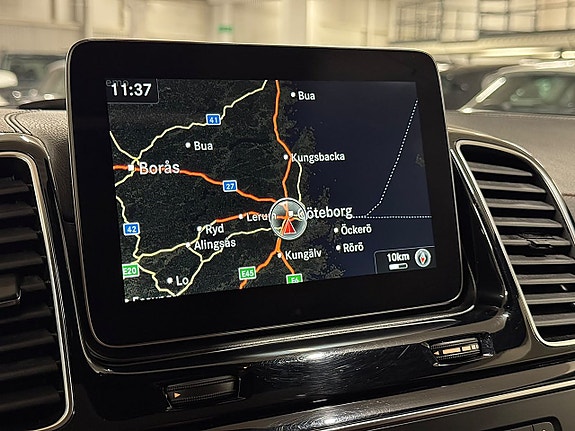 Mercedes-Benz GLS400 18 of 24