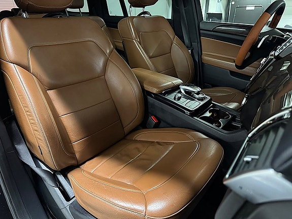 Mercedes-Benz GLS400 20 of 24
