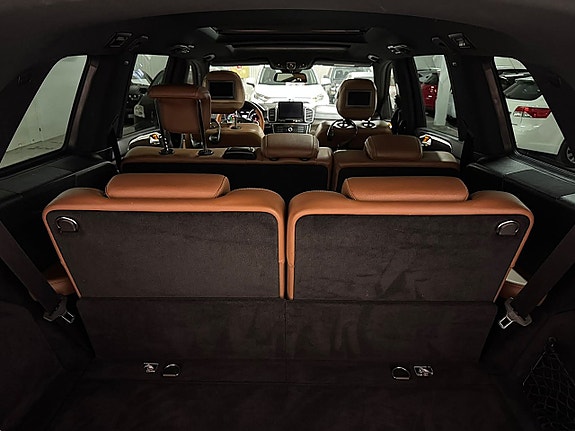 Mercedes-Benz GLS400 17 of 24