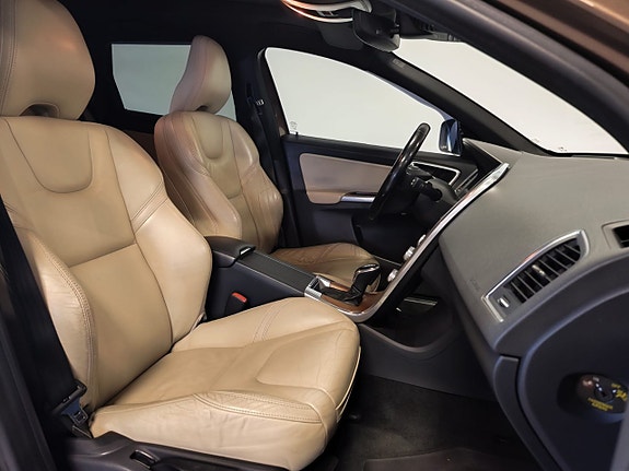 Volvo XC60 19 of 28