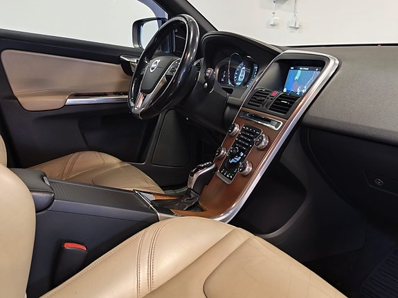 Volvo XC60 20 of 28