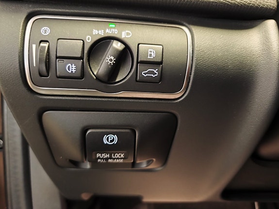 Volvo XC60 13 of 28