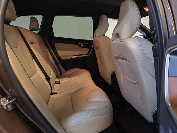 Volvo XC60 21 of 28