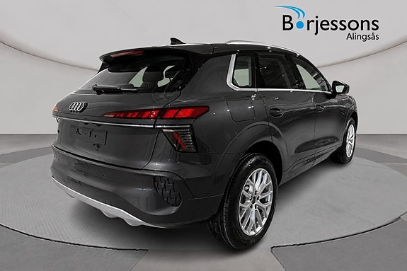 Audi Q3 3 of 8