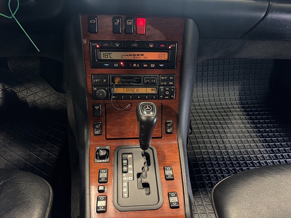 Mercedes-Benz S320 18 of 19