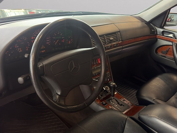 Mercedes-Benz S320 11 of 19