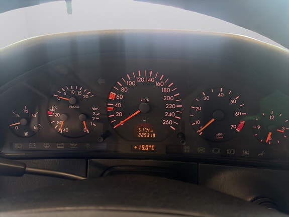 Mercedes-Benz S320 12 of 19