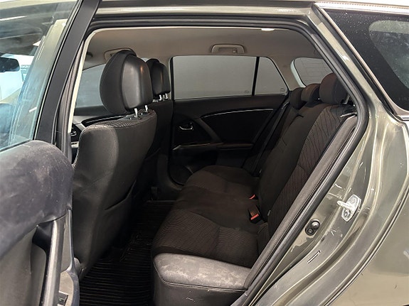 Toyota Avensis 5 of 6