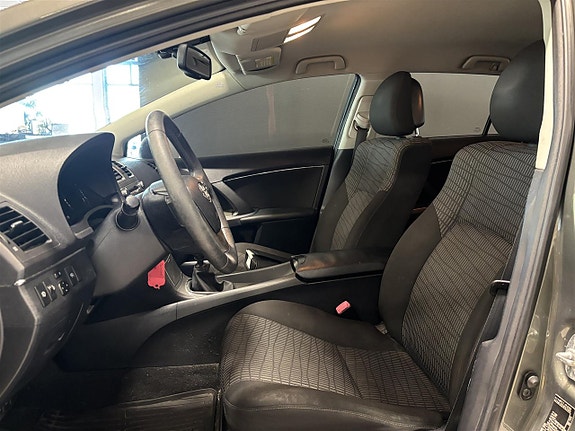 Toyota Avensis 4 of 6