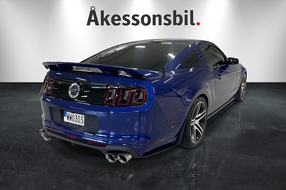 Ford Mustang 5 of 11