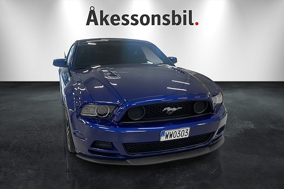 Ford Mustang 8 of 11