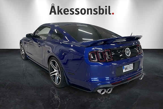Ford Mustang 3 of 11