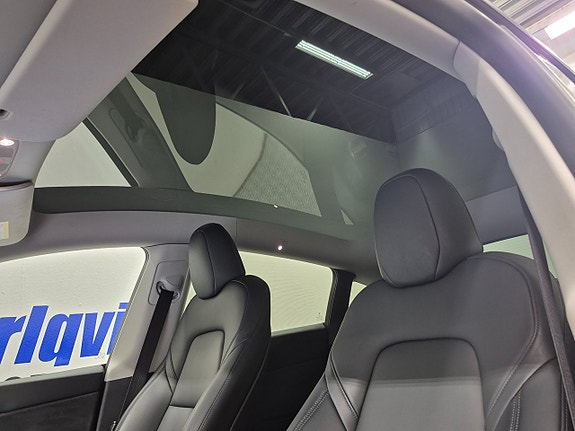 Tesla Model Y 9 of 11