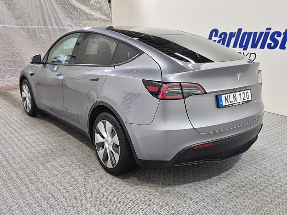 Tesla Model Y 5 of 11