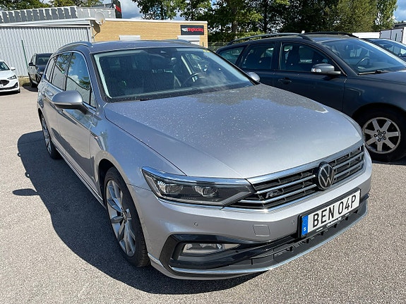 Volkswagen Passat 2 of 5