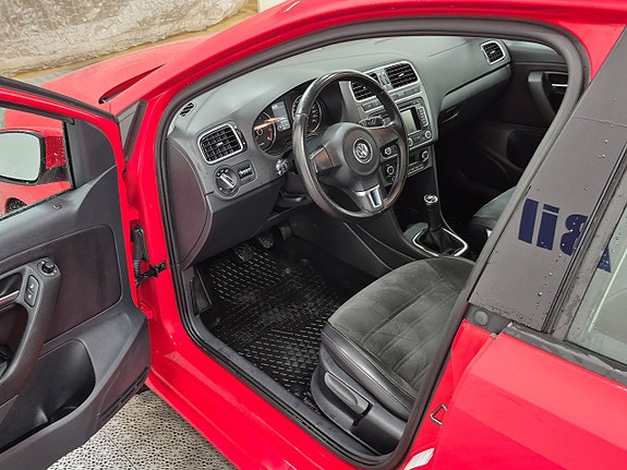 Volkswagen Polo 2 of 7