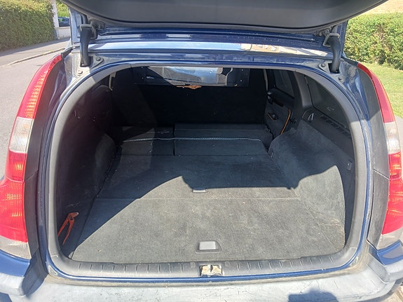 Volvo V70 5 of 6
