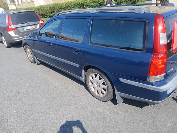 Volvo V70 4 of 6