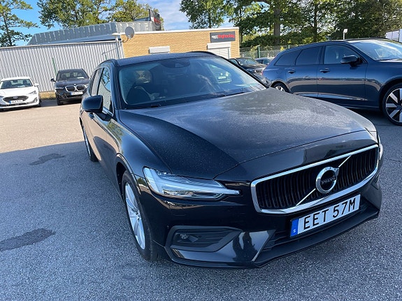 Volvo V60 2 of 5